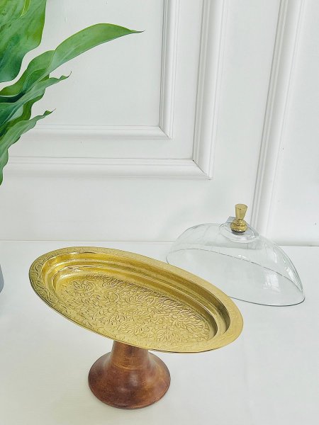 مضيفة مع غطاء نحاس قاعده خشب هندي