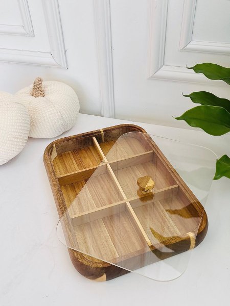 مضيفة خشب مربعه