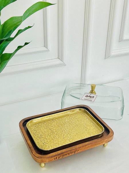 مضيفة خشب ونحاس هندي