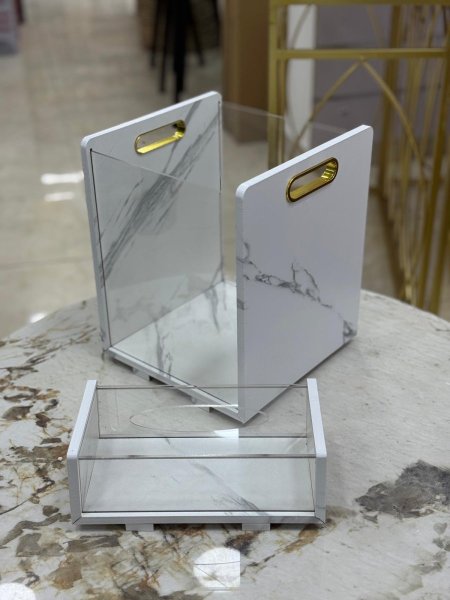 سلة وعلبة محارم