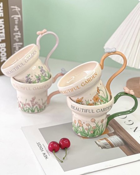 فنجان نسكافية كبير