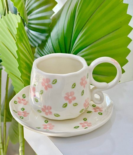 فنجان نسكافية + صحن