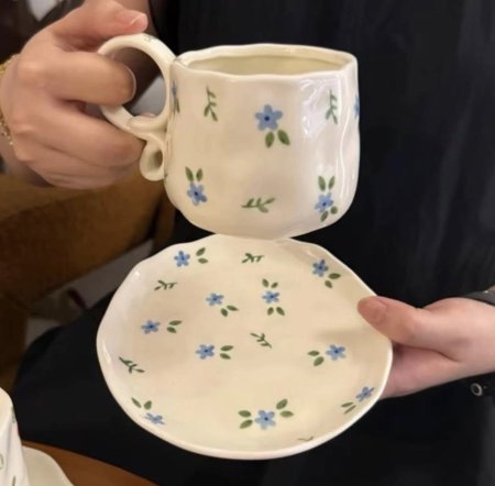 فنجان نسكافية + صحن