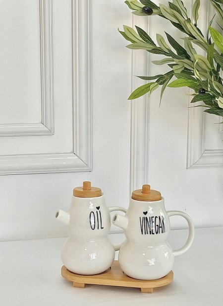 طقم 2 إبريق زيت بورسلان قاعده خشب
