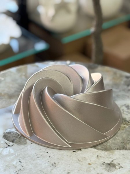 قالب كيك تيفال ثقيل مجدول