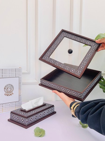 مضيفة خشب مربعه