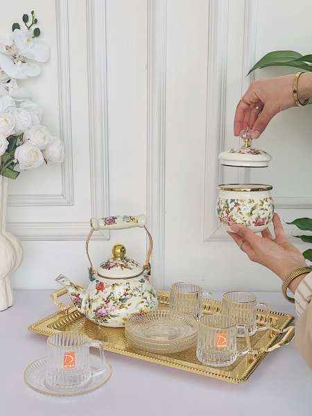 صنية + 12 الكاسة شاي وصحون + ابريق وسكرية