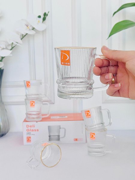 طقم 6 فنجان شاي اطار مذهب