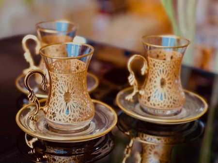 طقم 6 كاسات 6 صحن قرفة وشاي