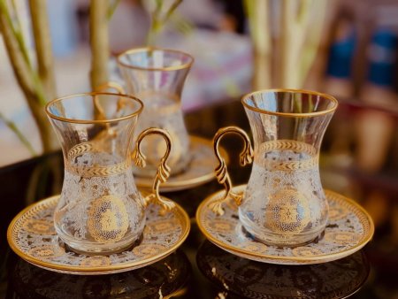 طقم 6 كاسات 6 صحن قرفة وشاي