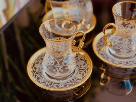 طقم 6 كاسات 6 صحن قرفة وشاي كريستال