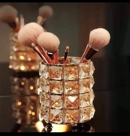 علبة فراشي مكياج